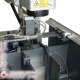 Pneumatyczny podajnik tabliczek do znakowarek laserowych