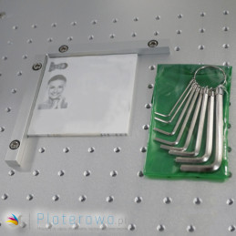 Znakowarka laserowa fibrowa przemysłowa PiXO Laser 20W w obudowie Tower